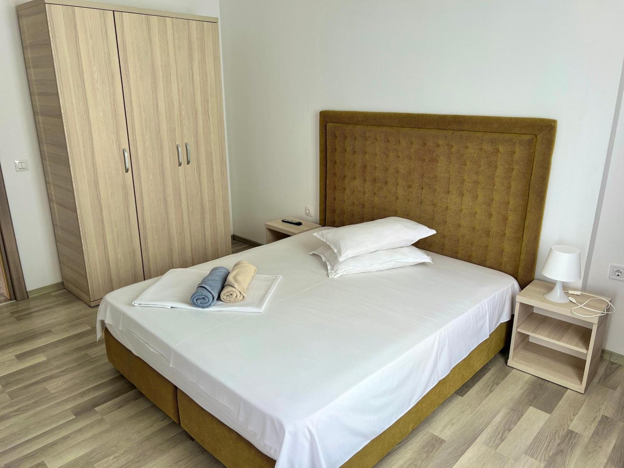 Summerland Sea View 2 Bed-room Apartament *