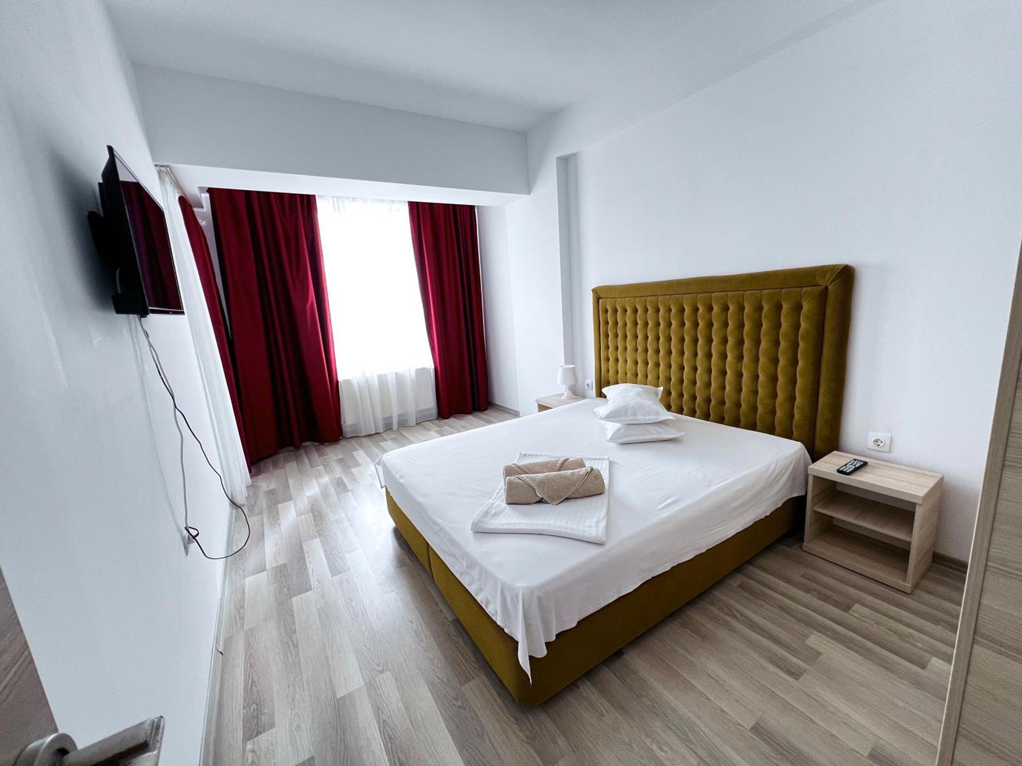 Summerland Sea View 2 Bed-room Mamaia